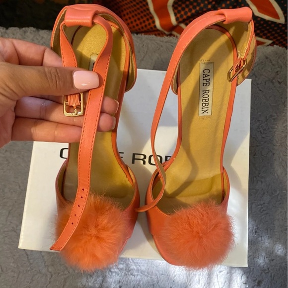 Woman heels - Picture 4 of 7